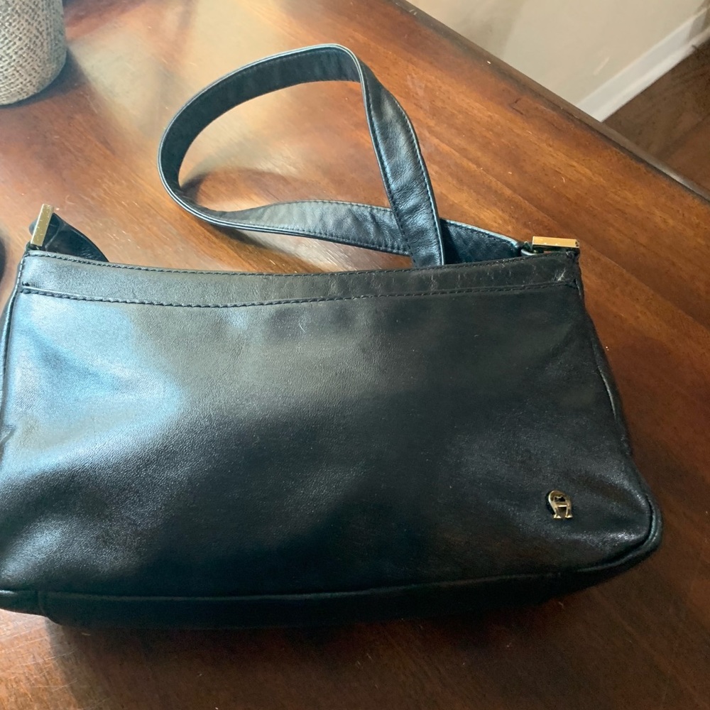 🎈5/$25 🎈 Aigner Purse